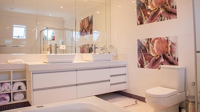 Mirrors in Bathroom by Shower Doors of Nashville